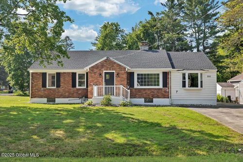 200 Arrow St S, Schenectady, NY, 12304-4566 | Card Image