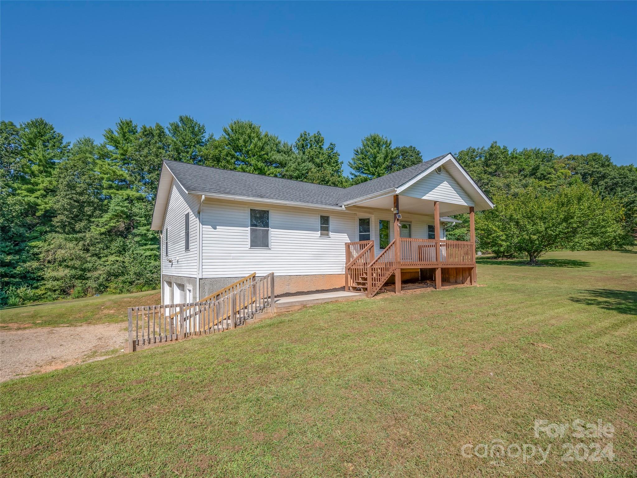 Northview Ln, Hendersonville, NC 28792