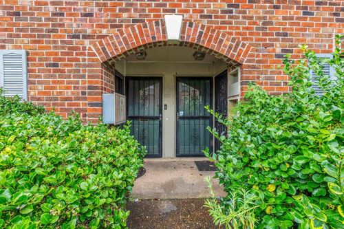2b-3226 S Mendenhall Rd, Memphis, TN, 38115 | Card Image