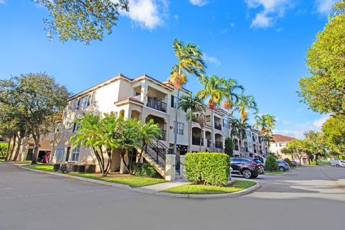 204-5860 W Sample Rd, Coral Springs, FL, 33067-3244 | Card Image