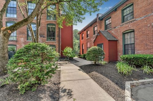 unit-7-14 Sanford St, Medway, MA, 02053-1043 | Card Image
