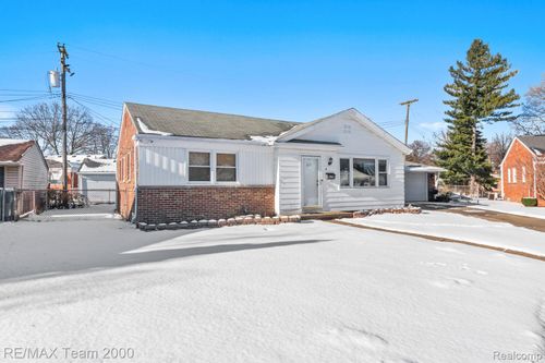 9 Christine Ct, Dearborn, MI, 48124-4003 | Card Image