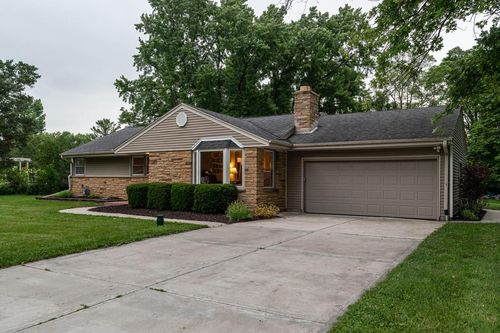 11316 N Rosewood Drive, Mequon, WI, 53092 | Card Image