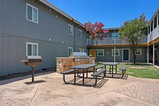 APT-217 - 2401 Manor Rd, Condo with 2 bedrooms, 1 bathrooms and 1 parking in Austin TX | Image 14