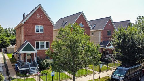3761 S Lake Park Ave, Chicago, IL, 60653-2012 | Card Image