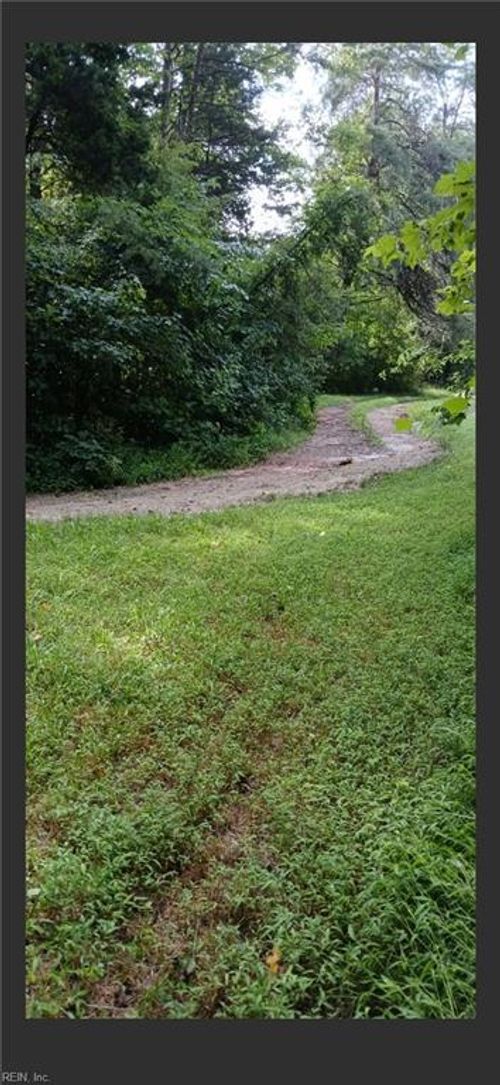 445 Davenport Rd, Cumberland, VA, 23040-2632 | Card Image