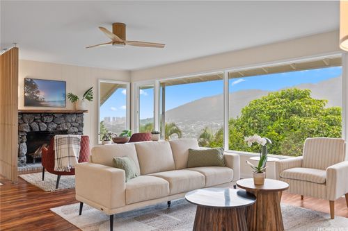 3181 Beaumont Woods Pl, Honolulu, HI, 96822-1421 | Card Image