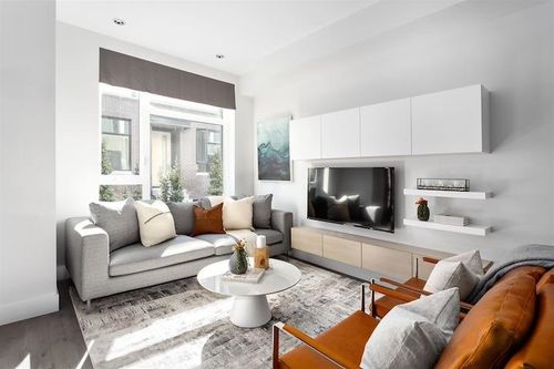 7597 Yukon St, Vancouver, BC, V5X2Y4 | Card Image