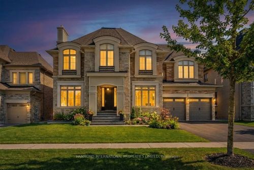 7 Kinghorn Rd, King City, ON, L7B0M8 | Card Image
