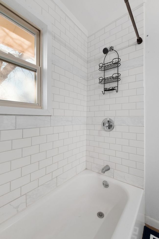 801 E Avenue C, House other with 4 bedrooms, 3 bathrooms and null parking in Lampasas TX | Image 30