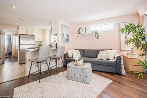 a-489 East Ave, Kitchener, ON, N2H0A8 | Card Image