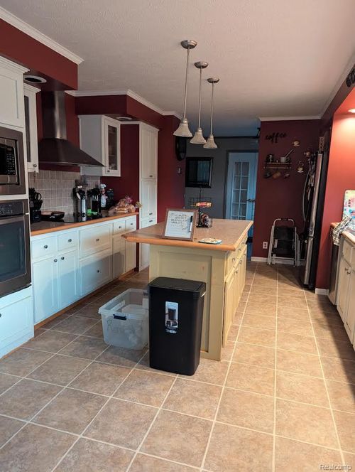 1004 Falstaff Circle Avenue, Salem Township, MI, 48167 | Card Image