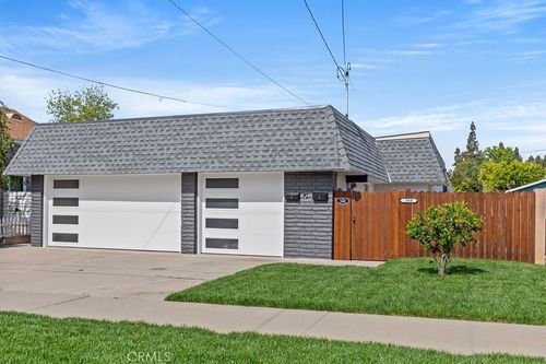 b-340 N Cleveland St, Orange, CA, 92866-1166 | Card Image