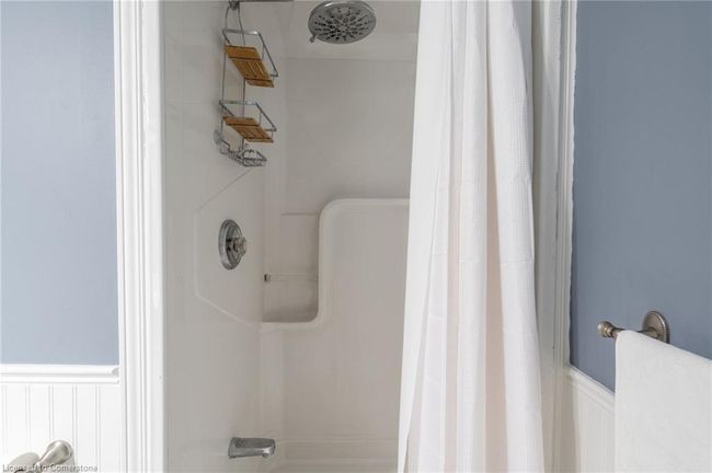 2 Bronte Crt, Townhouse with 4 bedrooms, 4 bathrooms and 3 parking in Dundas ON | Image 21