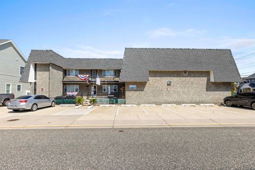 apt-3-135 E Lavender Rd, Wildwood Crest, NJ, 08260-4351 | Card Image