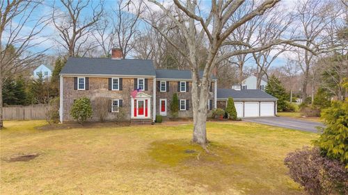 90 Bow St, East Greenwich, RI, 02818-2219 | Card Image