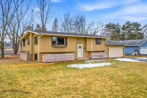 1026 Monroe St N, Hudson, WI, 54016-1114 | Card Image