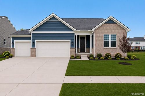 50745 Crusader Dr, Macomb, MI, 48044-6370 | Card Image