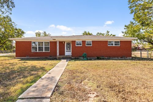 420 W 4th St, Crawford, TX, 76638-3298 | Card Image