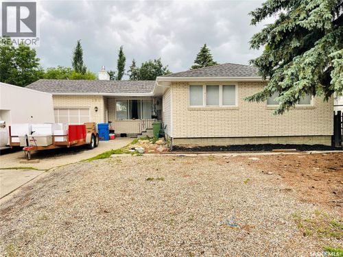 195 Lincoln Dr, Regina, SK, S4S6P5 | Card Image