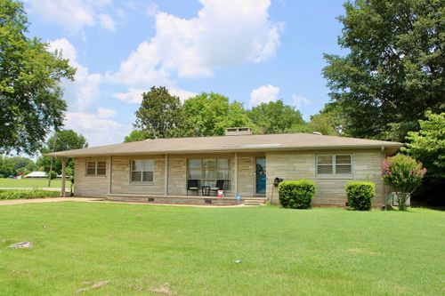 401 W Candler Ave, Muscle Shoals, AL, 35661-3301 | Card Image