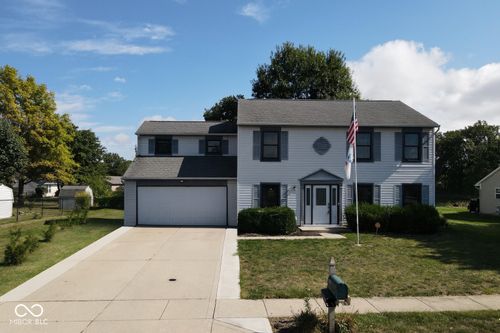 555 Hyannis Dr, Avon, IN, 46123-8801 | Card Image