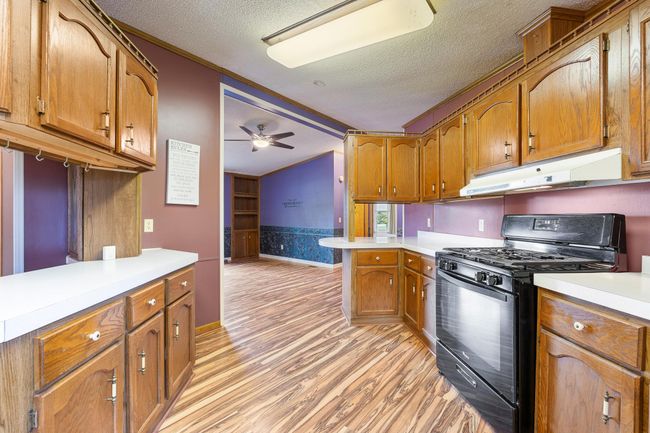 Interior - Kitchen | Image 11