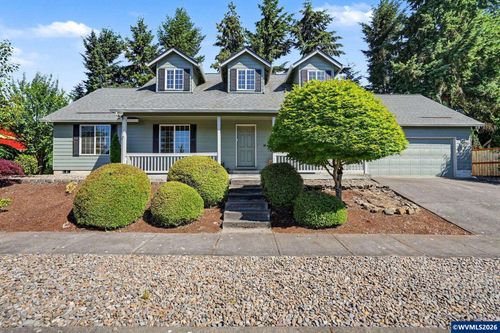 916 Travis Dr Ne, Silverton, OR, 97381-2522 | Card Image