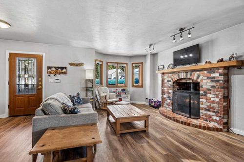4422 Teel Ct, Juneau, AK, 99801-8955 | Card Image