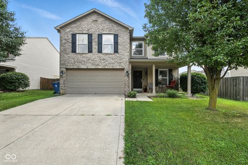8147 Retreat Ln, Indianapolis, IN, 46259-7690 | Card Image
