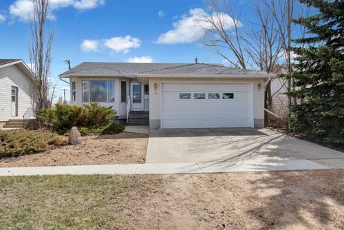 105 4 Ave Nw, Delia, AB, T0J0W0 | Card Image