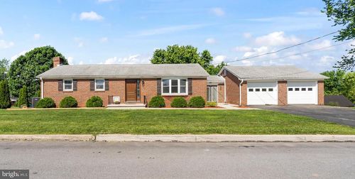 242 Linden Ave, MERCERSBURG, PA, 17236-1409 | Card Image