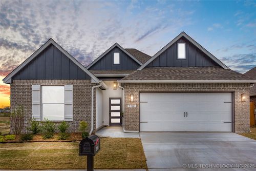 2701 W Madison St, Broken Arrow, OK, 74012-1514 | Card Image