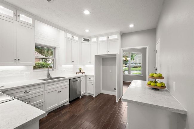Truly a space you’ll love to cook and entertain in. | Image 10