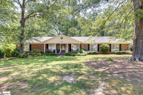 104 Robinwood Dr, Simpsonville, SC, 29681-3445 | Card Image
