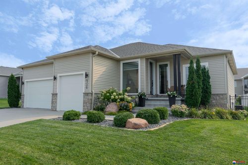 6725 Monarch Dr, Lincoln, NE, 68516-6420 | Card Image