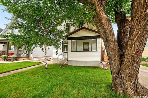 355 Athabasca St W, Moose Jaw, SK, S6H2C1 | Card Image