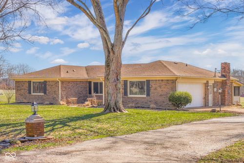 15841 265, Columbus, IN, 47203-9383 | Card Image