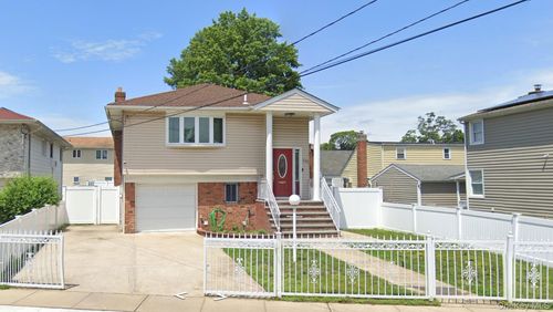 225 W Marshall Street, Hempstead, NY, 11550 | Card Image