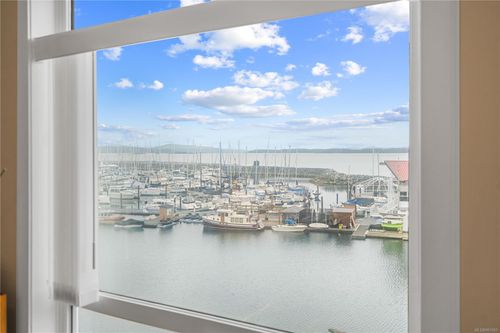 8-9871 Second St, Sidney, BC, V8L3C7 | Card Image