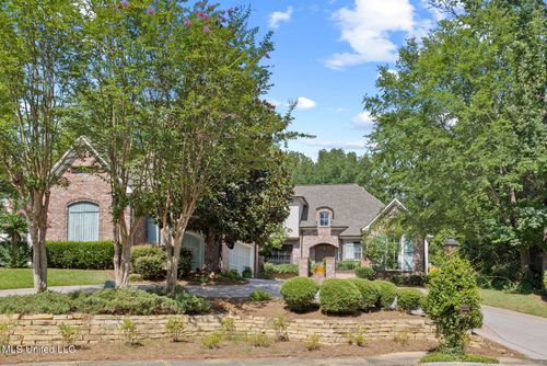 206 Valley Rd, Ridgeland, MS, 39157-9105 | Card Image