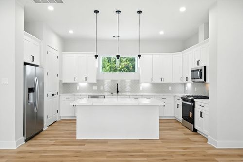 1985 Bauer Dr, Houston, TX, 77080-5571 | Card Image