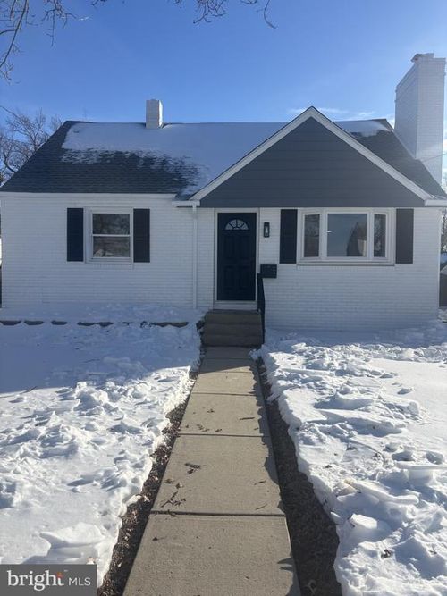 1004 Armistice Dr, Burlington, NJ, 08016-2840 | Card Image