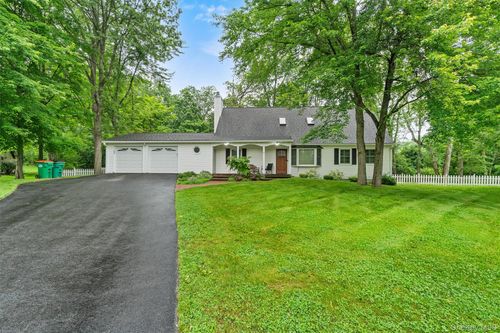 9 Schnabl Ct, Wappingers Falls, NY, 12590-3859 | Card Image