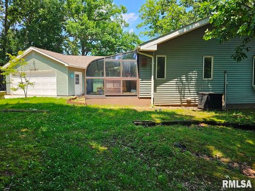 12862 Winnebago Dr, Plainview, IL, 62685-6621 | Card Image