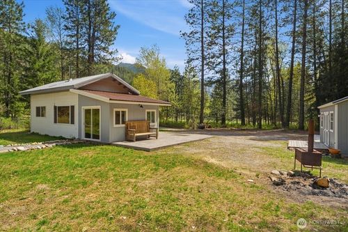 17310 Jenne Dr, Entiat, WA, 98822-7529 | Card Image
