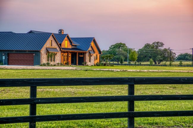 104 Hartfield Rd, Home with 4 bedrooms, 5 bathrooms and 3 parking in Round Top TX | Image 37