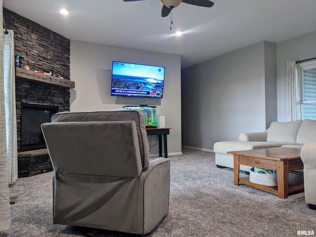 17359 Log Cabin Rd, House other with 4 bedrooms, 3 bathrooms and null parking in Ewing IL | Image 5