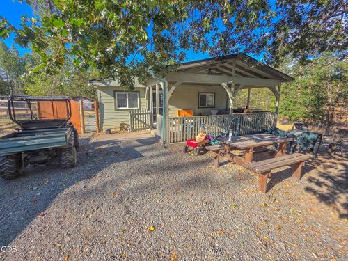 3757 Russell Rd, Grants Pass, OR, 97526-9731 | Card Image