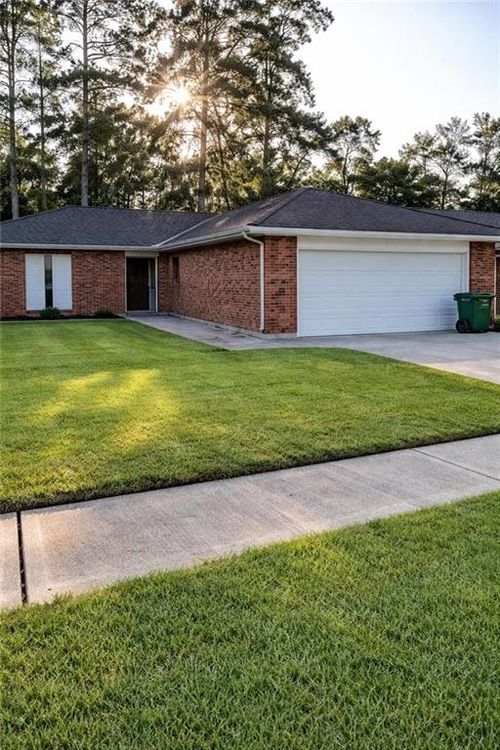 2401 Sunny Meade Dr, Harvey, LA, 70058-2140 | Card Image